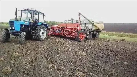 Начало посева озимой ржи. Саратовская область. Мтз-82.1