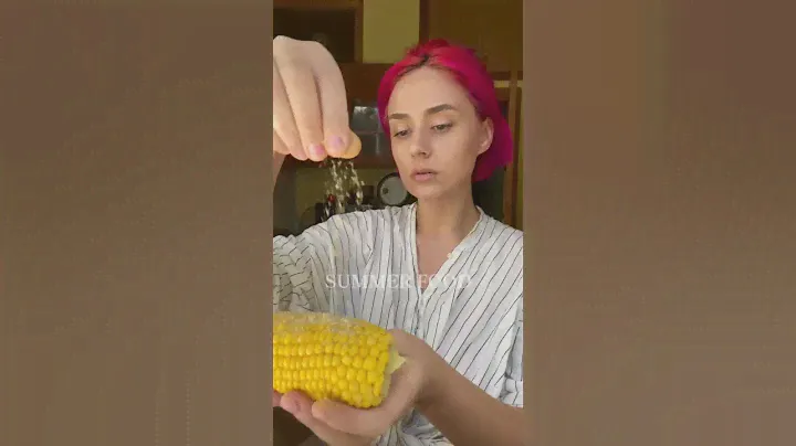 с озвучкой или без? пиши в коммы | вареная кукуруза со специями