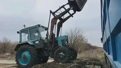 ПОГРУЗКА СОИ МТЗ 82 С ПОГРУЗЧИКОМ КУН